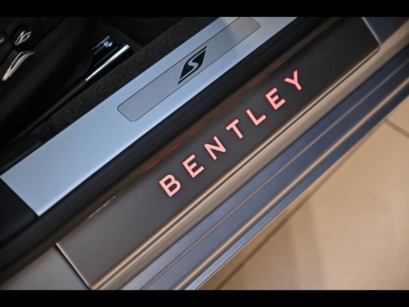 Voitures occasions BENTLEY Flying Spur Base Paris
