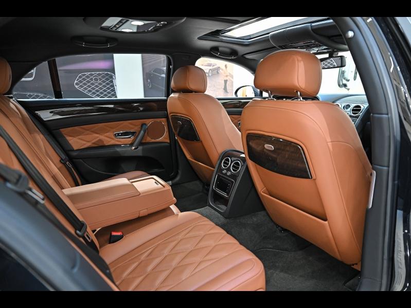 Voitures occasions BENTLEY Flying Spur Base Paris
