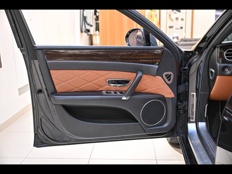 Voitures occasions BENTLEY Flying Spur Base Paris