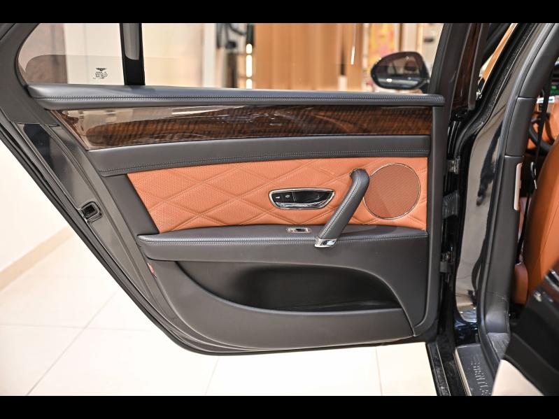 Voitures occasions BENTLEY Flying Spur Base Paris