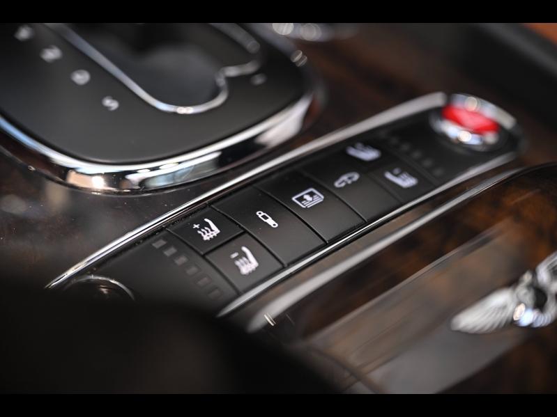 Voitures occasions BENTLEY Flying Spur Base Paris