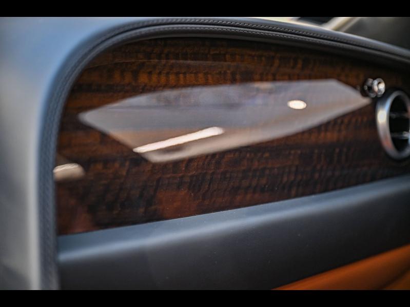 Voitures occasions BENTLEY Flying Spur Base Paris