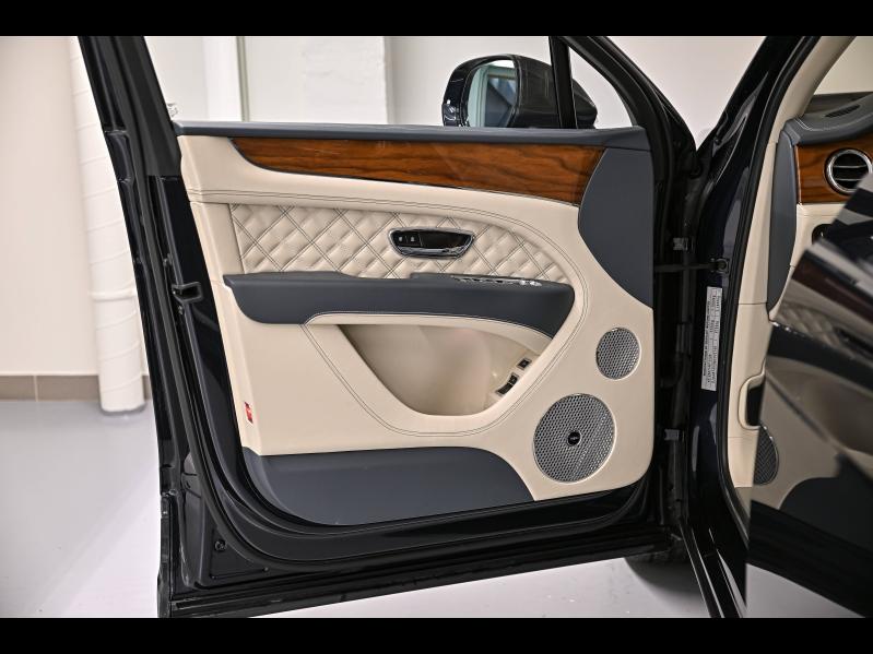 Voitures occasions BENTLEY Bentayga Base Paris