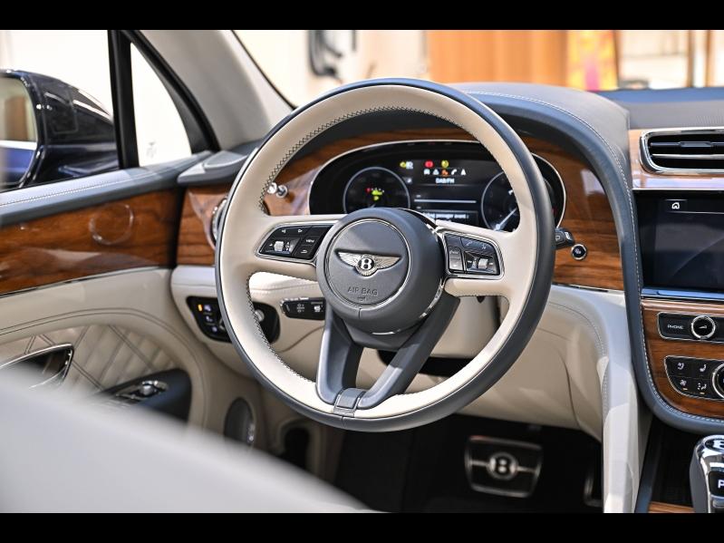 Voitures occasions BENTLEY Bentayga Base Paris