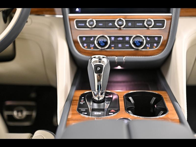 Voitures occasions BENTLEY Bentayga Base Paris