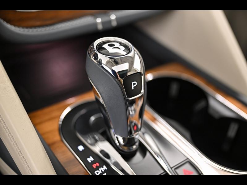 Voitures occasions BENTLEY Bentayga Base Paris