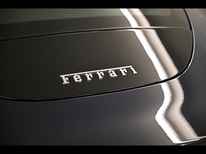 Voitures occasions FERRARI Portofino Base Paris