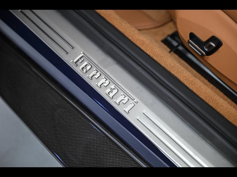 Voitures occasions FERRARI Portofino Base Paris