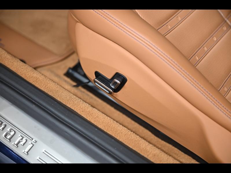 Voitures occasions FERRARI Portofino Base Paris