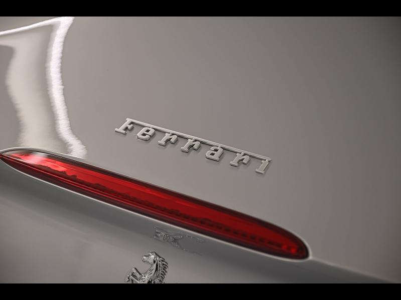 Voitures occasions FERRARI Portofino Base Paris
