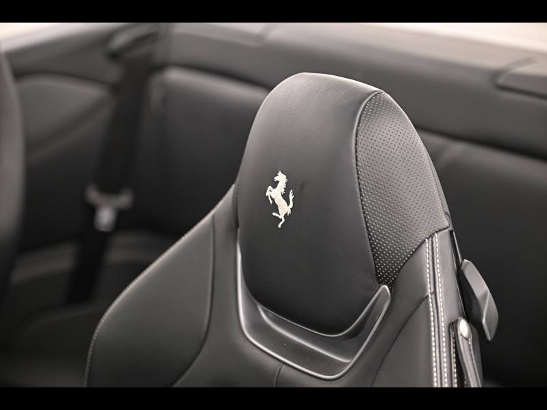 Voitures occasions FERRARI Portofino Base Paris