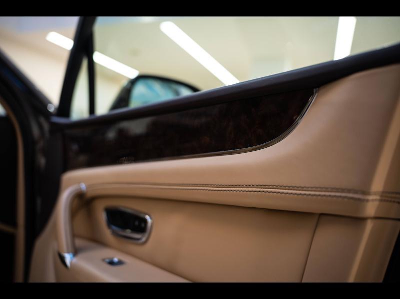 Voitures occasions BENTLEY Bentayga Base Paris