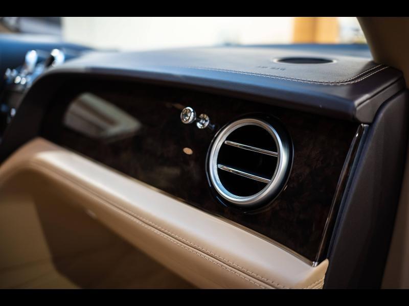 Voitures occasions BENTLEY Bentayga Base Paris