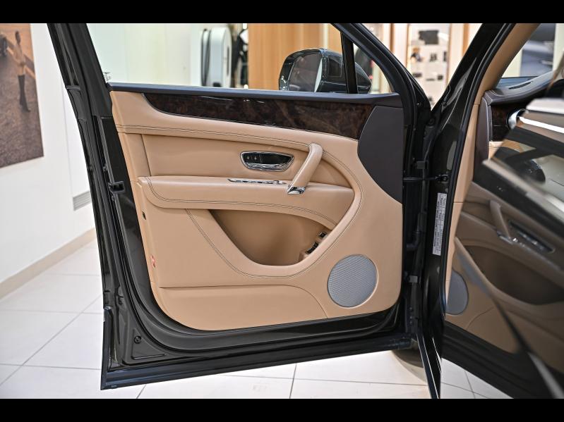 Voitures occasions BENTLEY Bentayga Base Paris