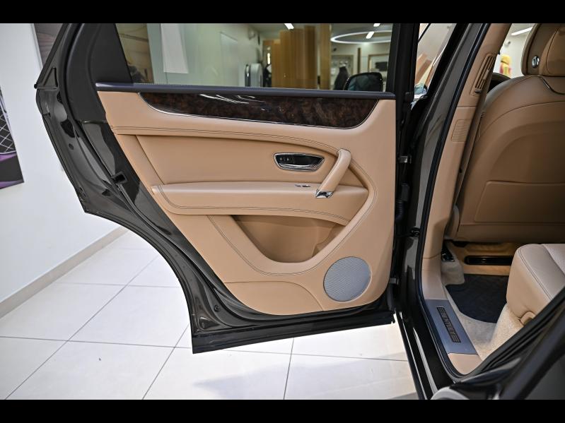 Voitures occasions BENTLEY Bentayga Base Paris