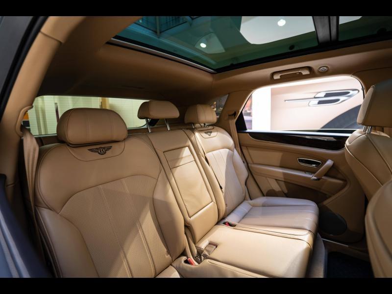 Voitures occasions BENTLEY Bentayga Base Paris