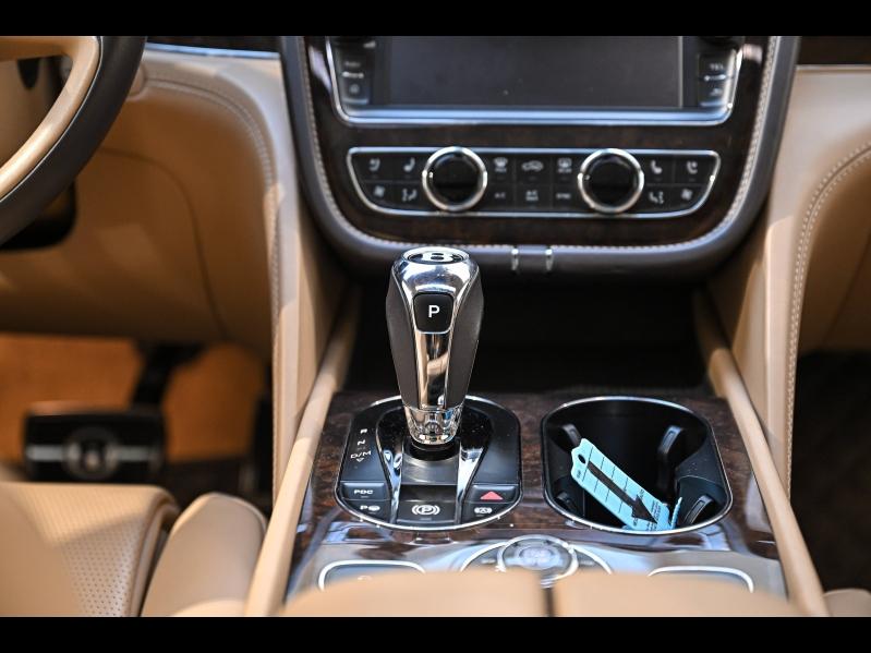 Voitures occasions BENTLEY Bentayga Base Paris
