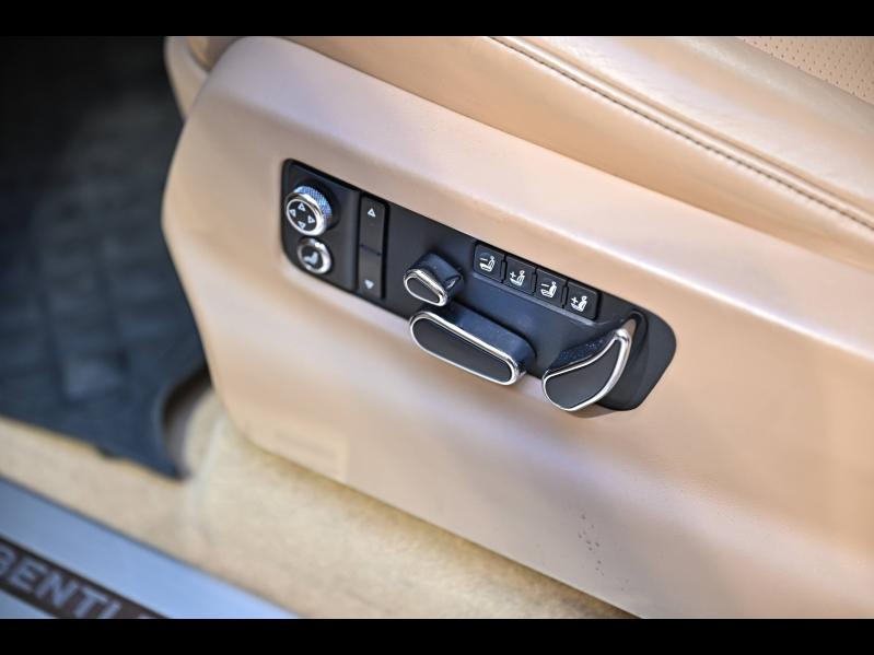 Voitures occasions BENTLEY Bentayga Base Paris