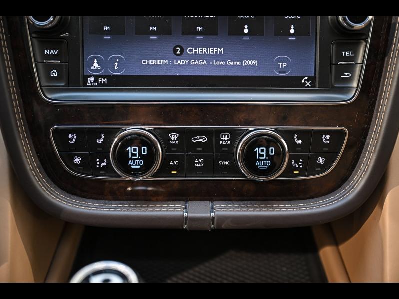 Voitures occasions BENTLEY Bentayga Base Paris