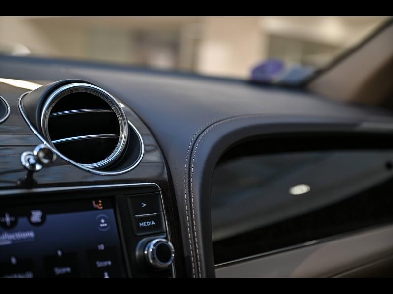Voitures occasions BENTLEY Bentayga Base Paris