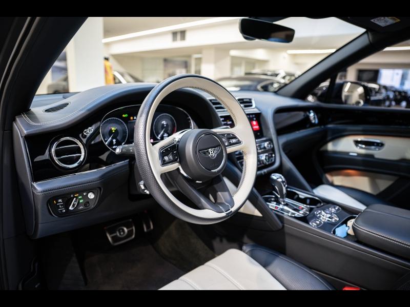 Voitures occasions BENTLEY Bentayga Base Paris