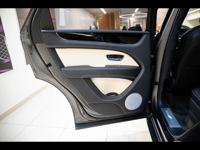 Voitures occasions BENTLEY Bentayga Base Paris