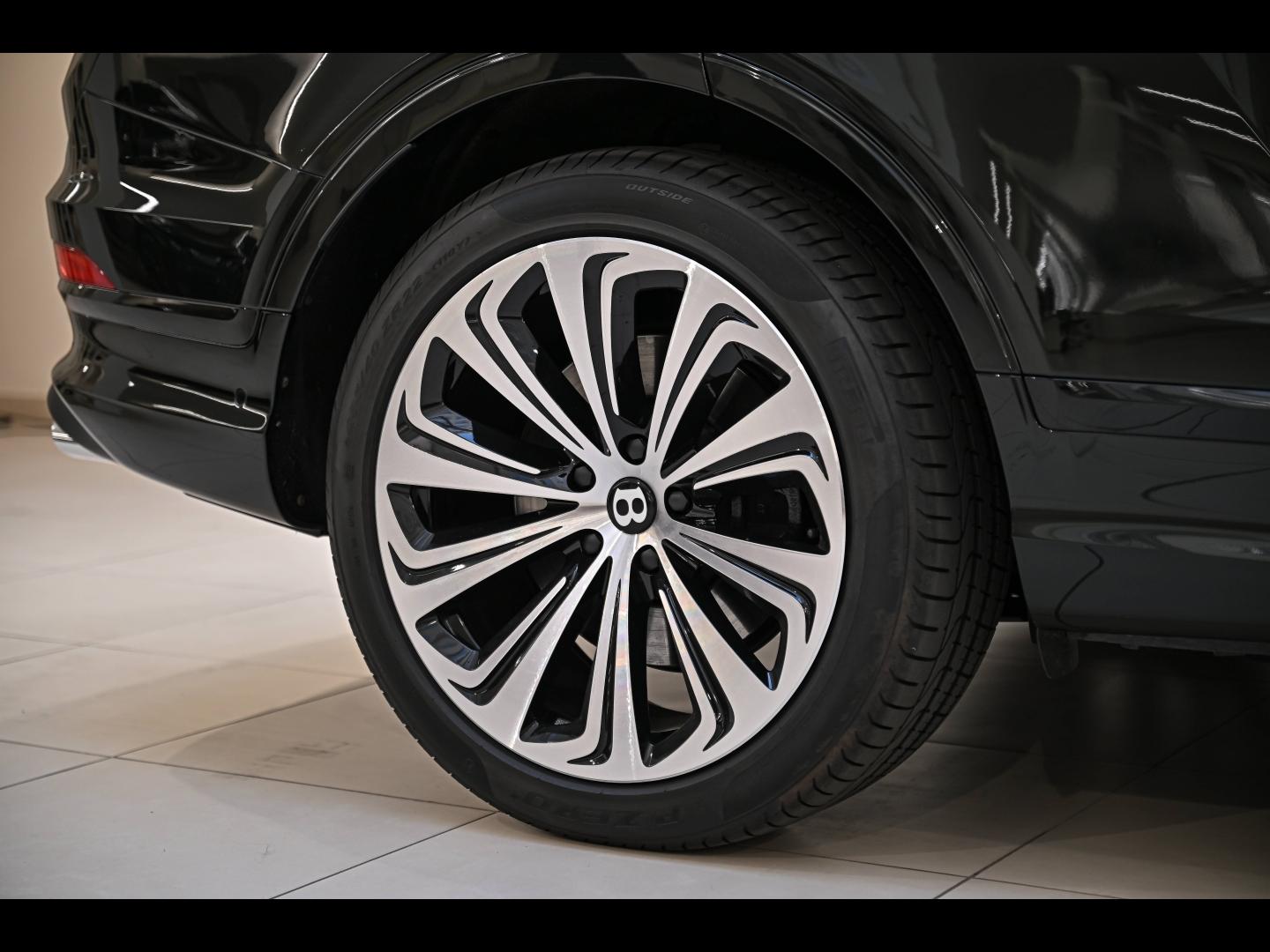 Voitures occasions BENTLEY Bentayga Base Paris