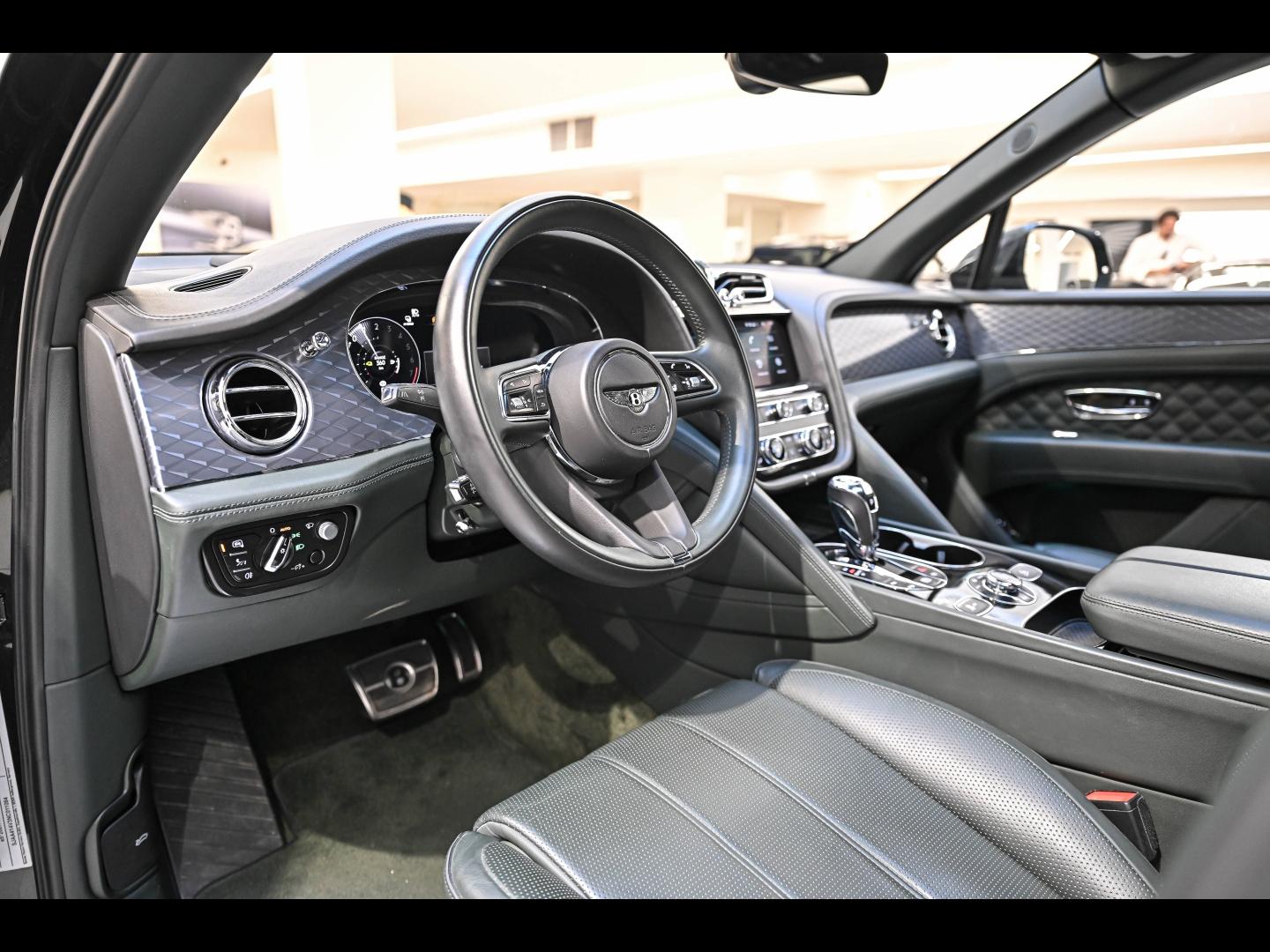 Voitures occasions BENTLEY Bentayga Base Paris
