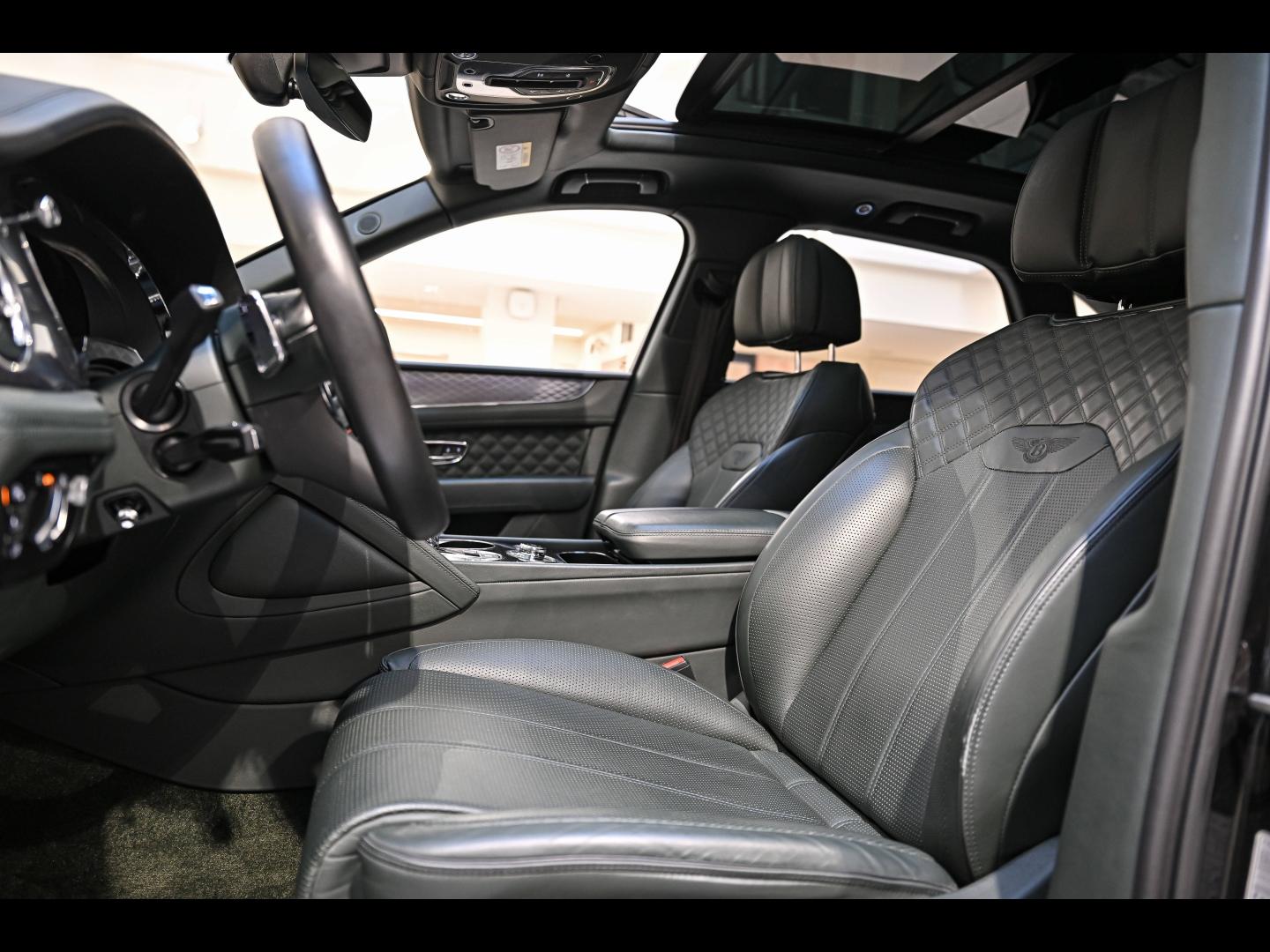 Voitures occasions BENTLEY Bentayga Base Paris
