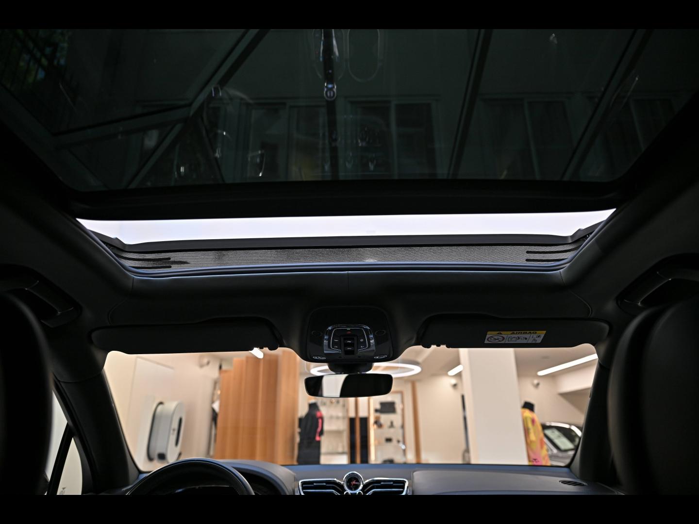 Voitures occasions BENTLEY Bentayga Base Paris