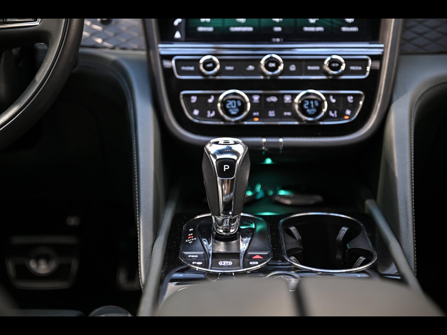 Voitures occasions BENTLEY Bentayga Base Paris