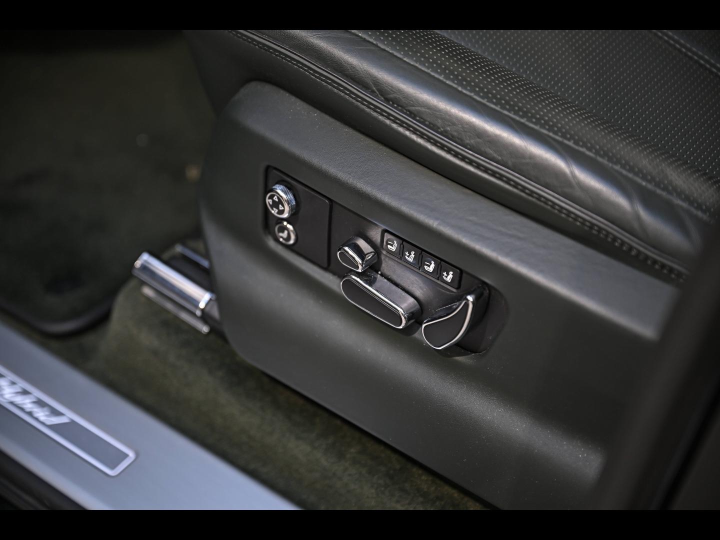 Voitures occasions BENTLEY Bentayga Base Paris