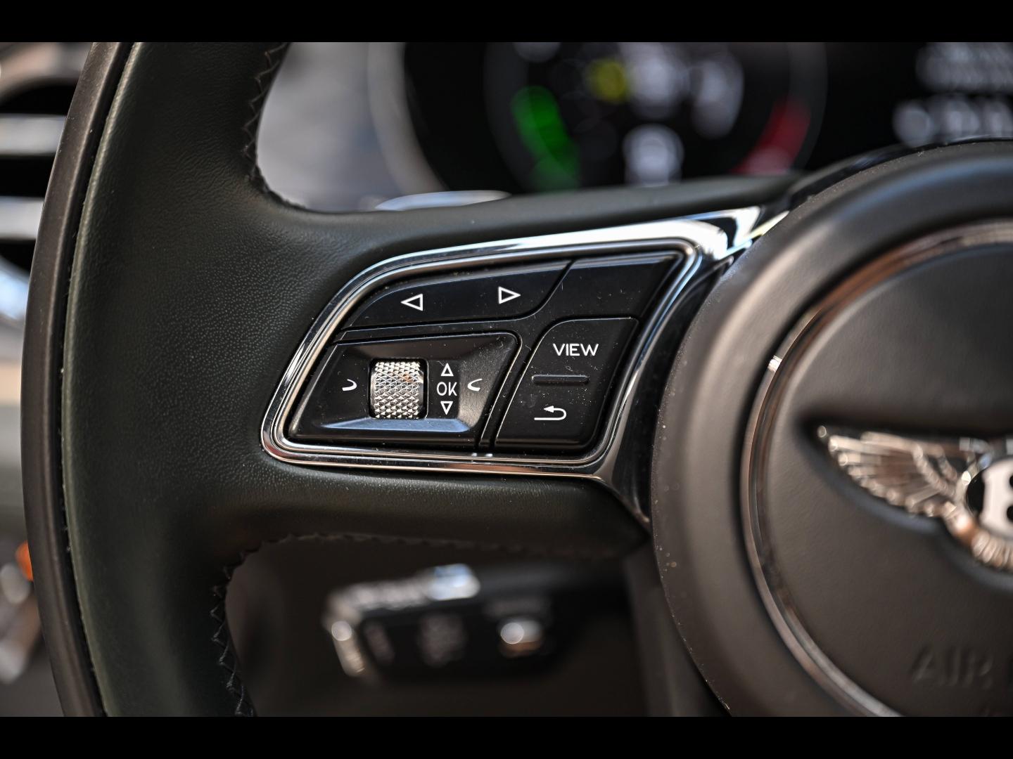 Voitures occasions BENTLEY Bentayga Base Paris