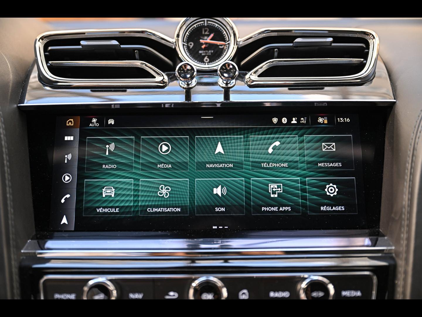 Voitures occasions BENTLEY Bentayga Base Paris
