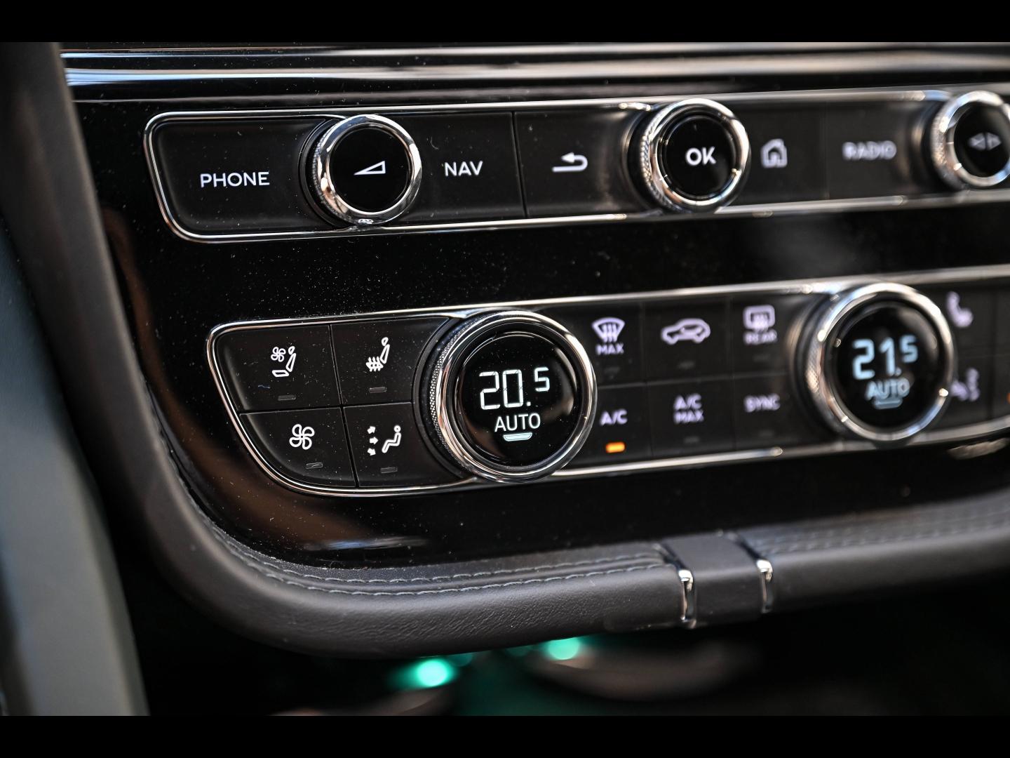 Voitures occasions BENTLEY Bentayga Base Paris