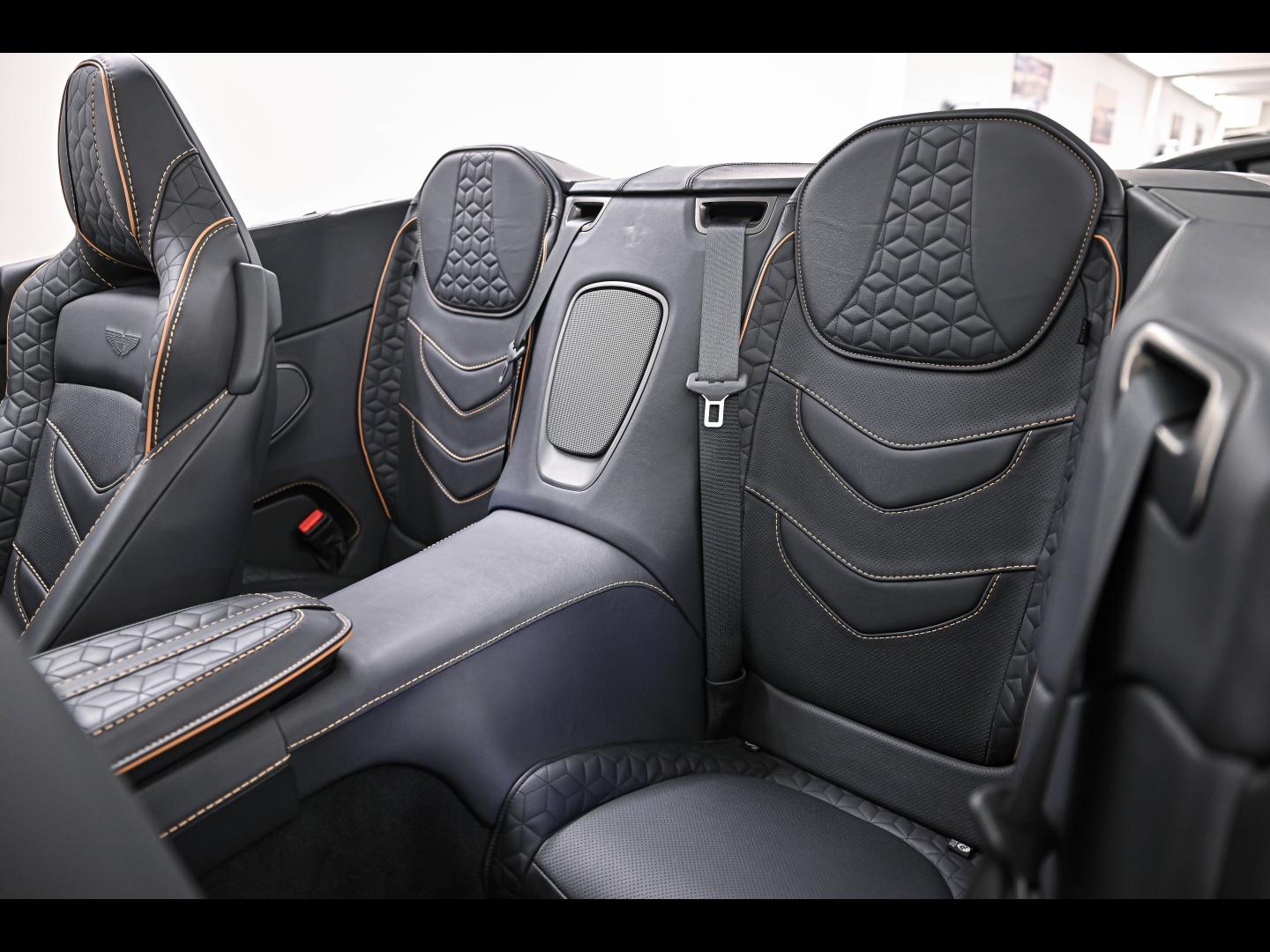 Voitures occasions ASTON MARTIN DBS Volante Superleggera Paris