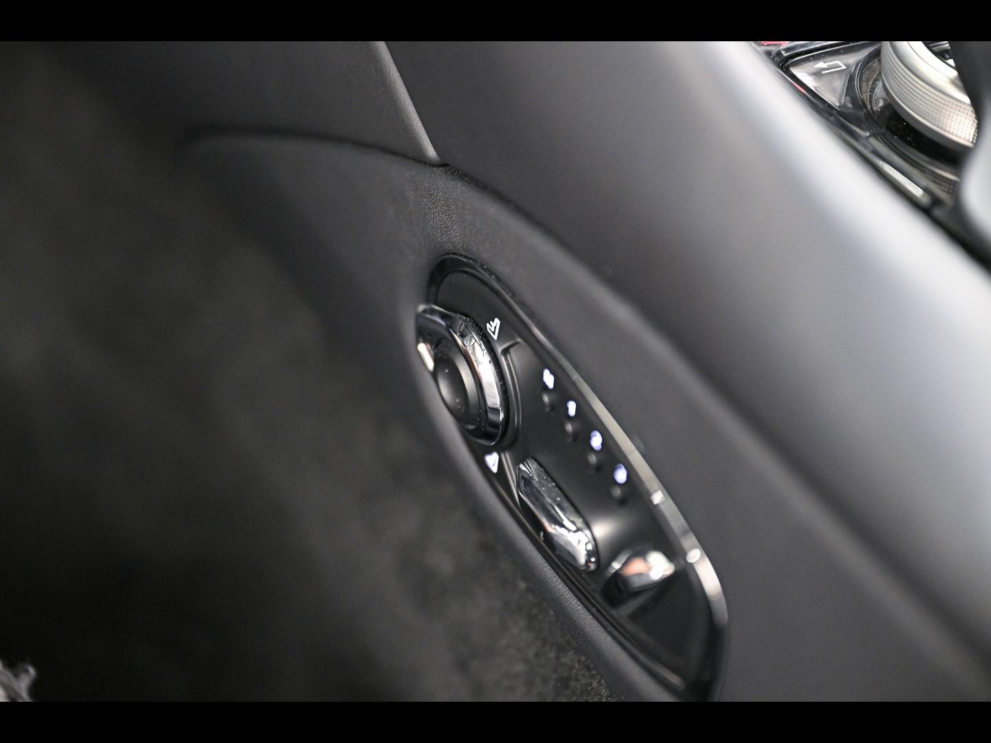 Voitures occasions ASTON MARTIN DBS Volante Superleggera Paris