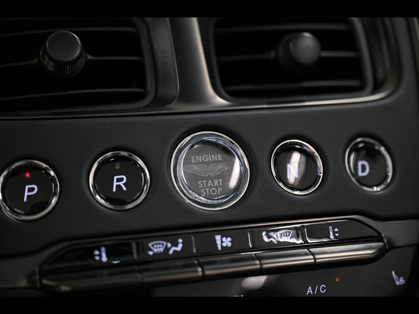 Voitures occasions ASTON MARTIN DBS Volante Superleggera Paris