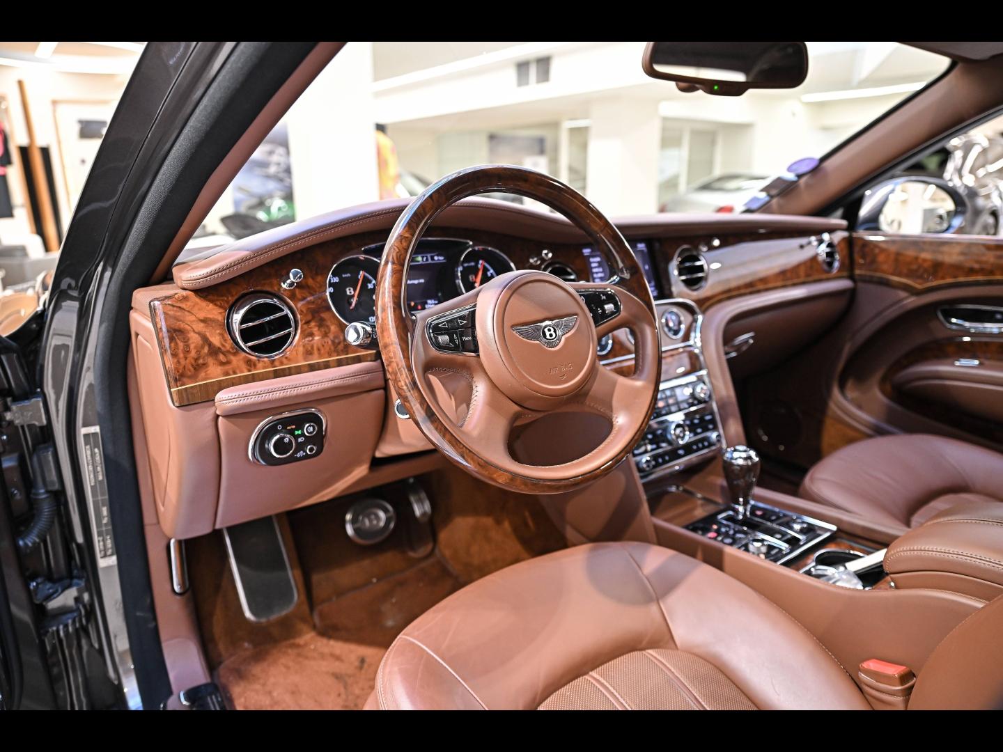 Voitures occasions BENTLEY Mulsanne Base Paris