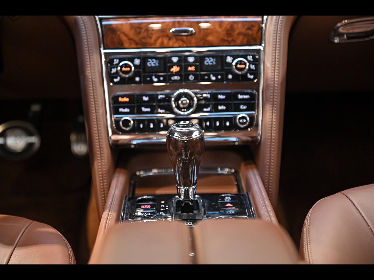 Voitures occasions BENTLEY Mulsanne Base Paris