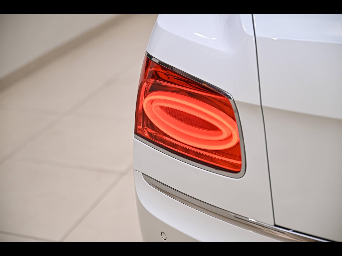 Voitures occasions BENTLEY Flying Spur Base Paris