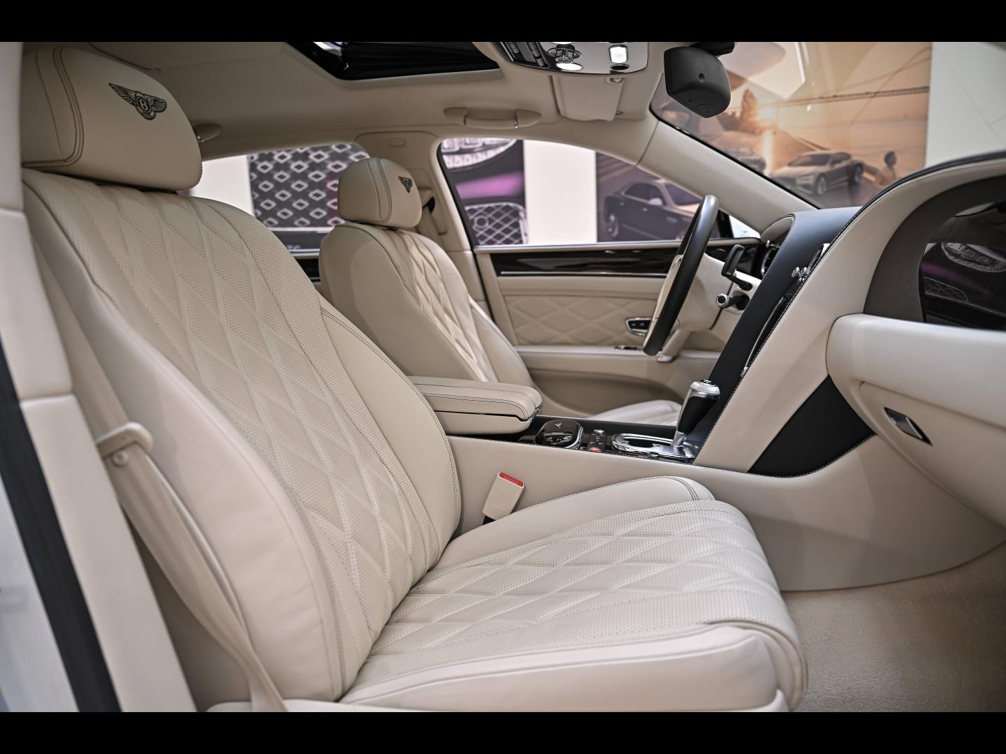 Voitures occasions BENTLEY Flying Spur Base Paris