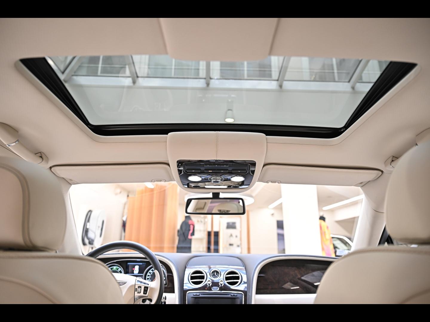Voitures occasions BENTLEY Flying Spur Base Paris