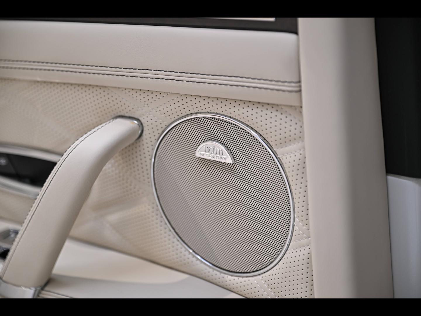 Voitures occasions BENTLEY Flying Spur Base Paris