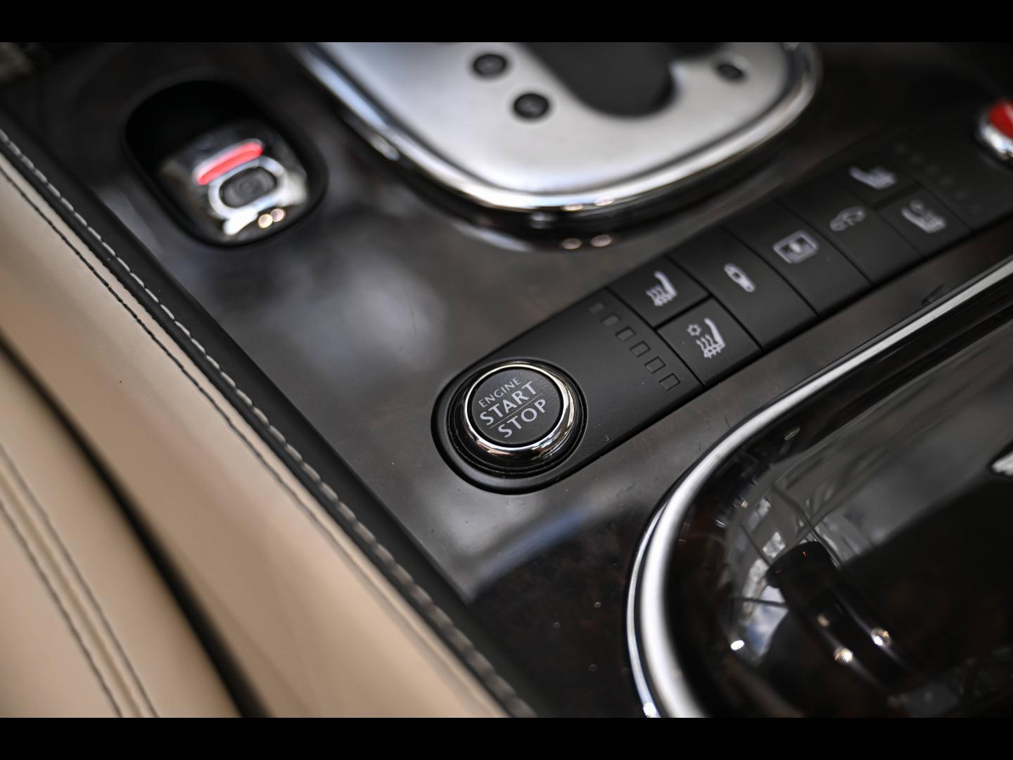 Voitures occasions BENTLEY Flying Spur Base Paris