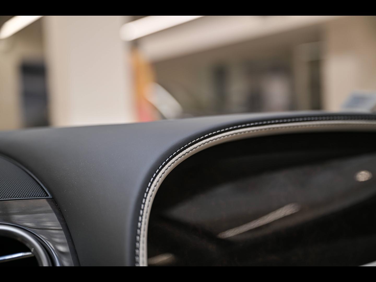 Voitures occasions BENTLEY Flying Spur Base Paris