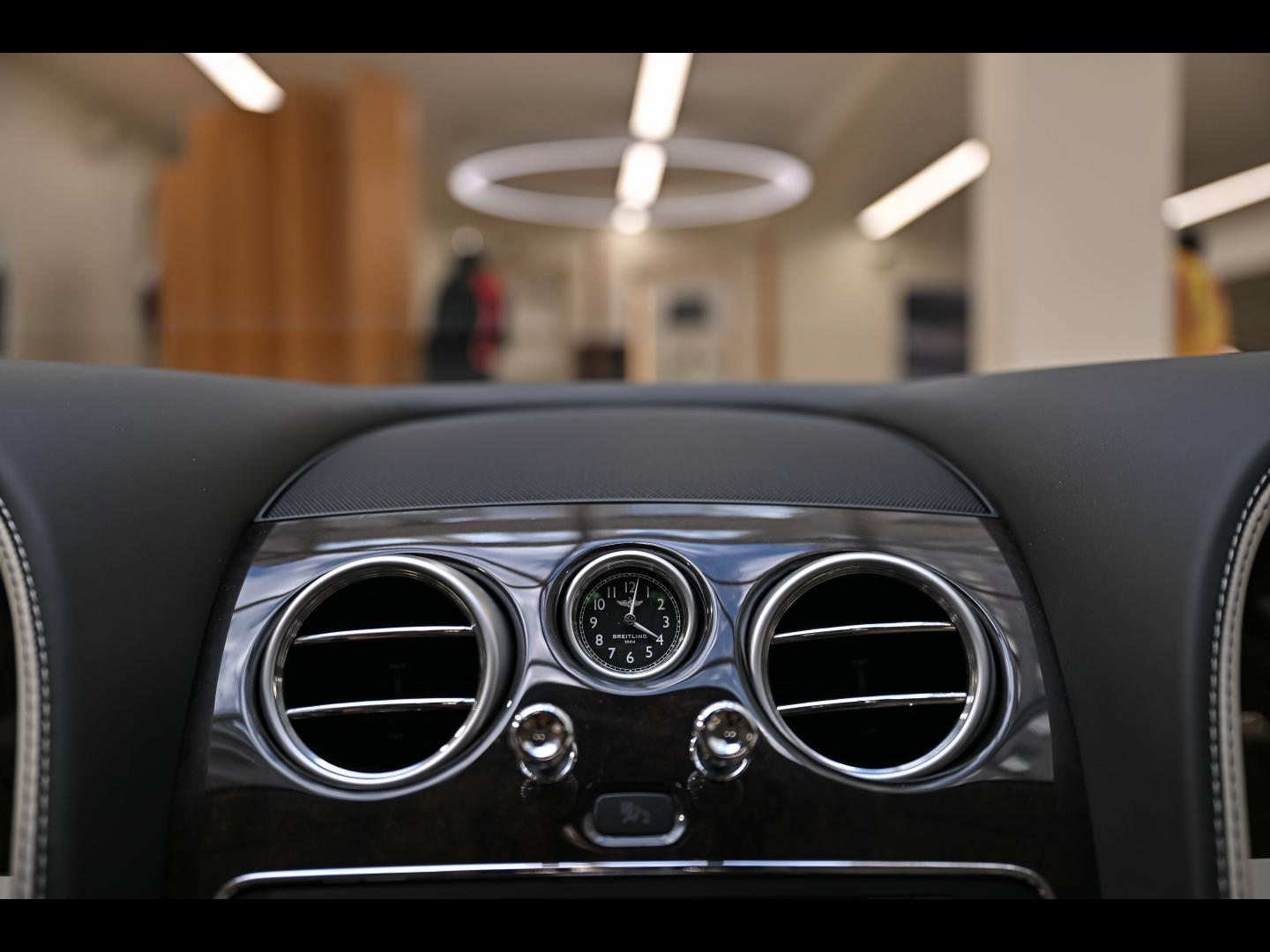 Voitures occasions BENTLEY Flying Spur Base Paris