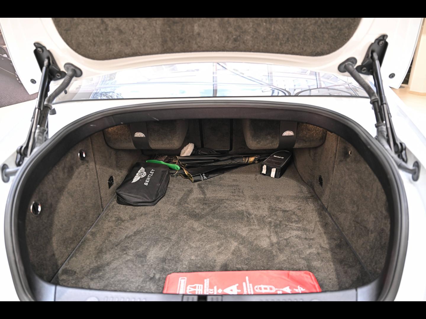 Voitures occasions BENTLEY Flying Spur Base Paris