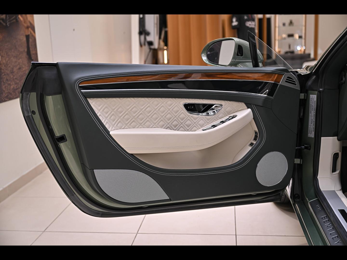 Voitures occasions BENTLEY Continental GT Base Paris