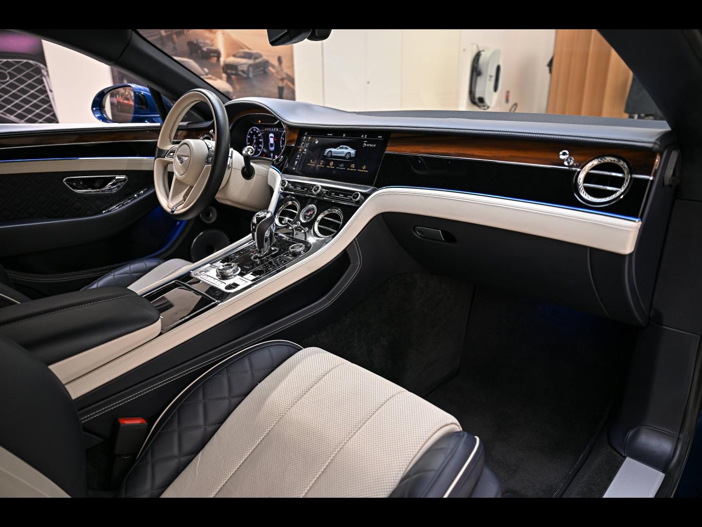 Voitures occasions BENTLEY Continental GT Base Paris